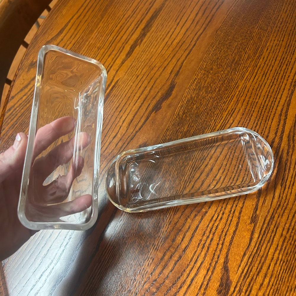 Elegant Clear Glass Butter Dish - Picture 4 of 11
